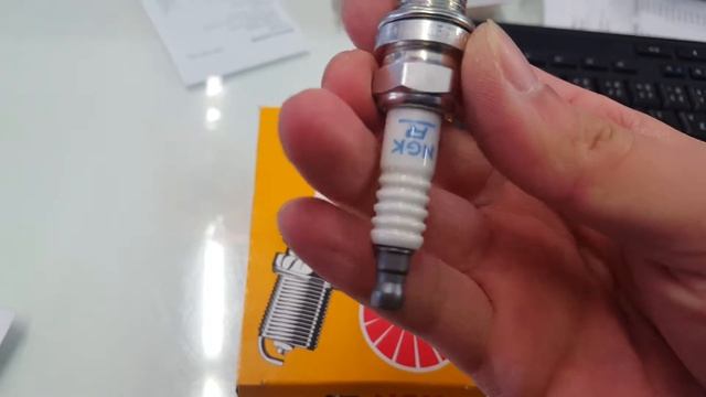 NGK BKUR6ET-10 detailed unboxing смотреть онлайн