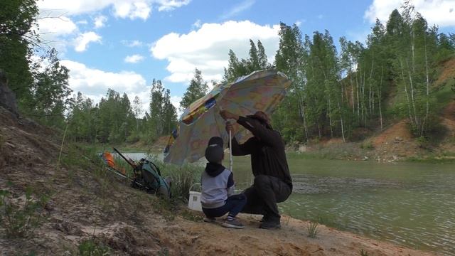 Поход на карьер, рыбалка на карьере, встретили змейку!)) смотреть онлайн