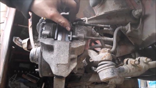 Brake Pads Replacement on Lada 21011