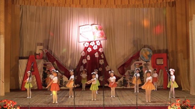 Танец Хлопайте в ладоши смотреть онлайн