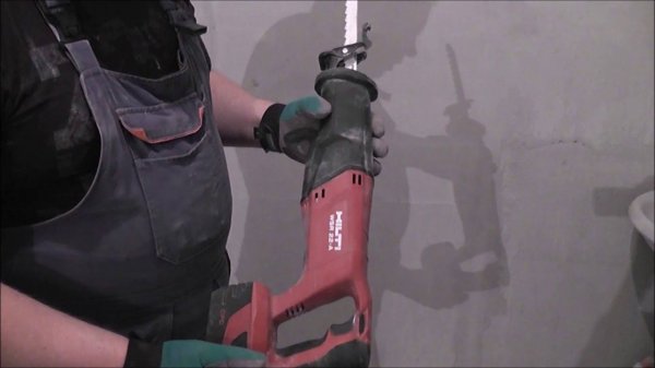 Сабельная аккумуляторная пила HILTI WSR-22A. Обзор.