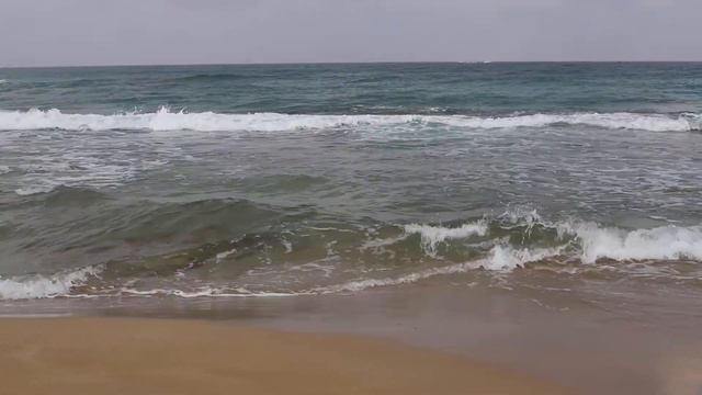 Средиземное море , пляж смотреть онлайн
