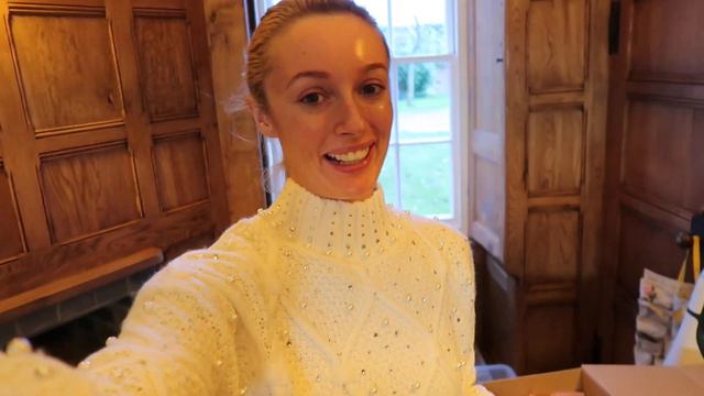 WORK BEGINS ON MY DREAM POWDER ROOM // VLOGMAS Day 4 // Fashion Mumblr смотреть онлайн