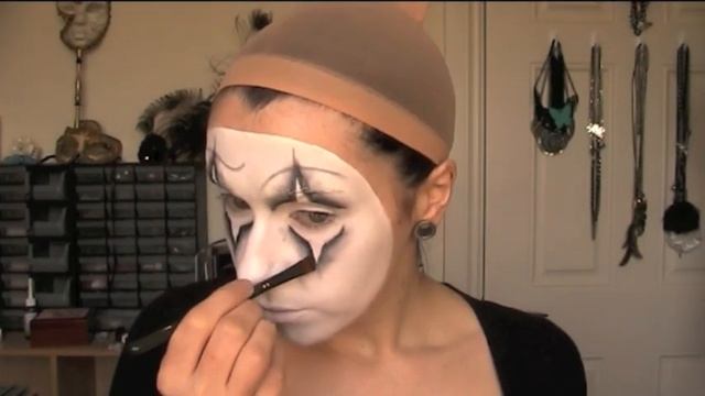 PIERROT (Sad Clown/Mime Makeup) Halloween Makeup. смотреть онлайн