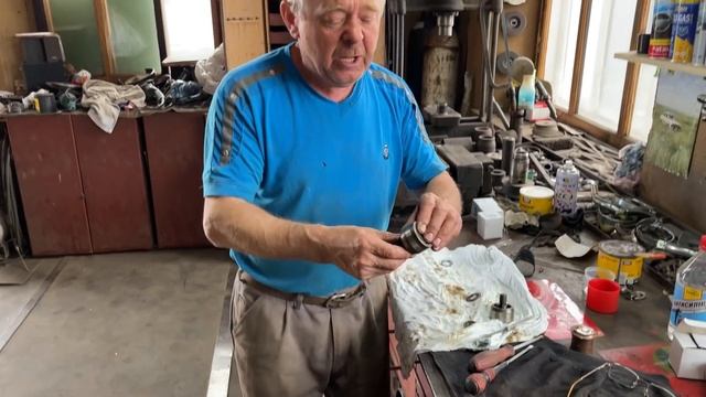 Ремонт і обслуговування преса-підбирача Fahr HD 30 Реставрація роликових підшипників смотреть онлайн