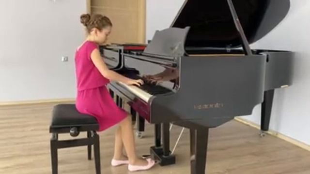 Фомина Ксения 10лет . Р. Шуман Миньона, С.Геллер Этюд G-dur смотреть онлайн