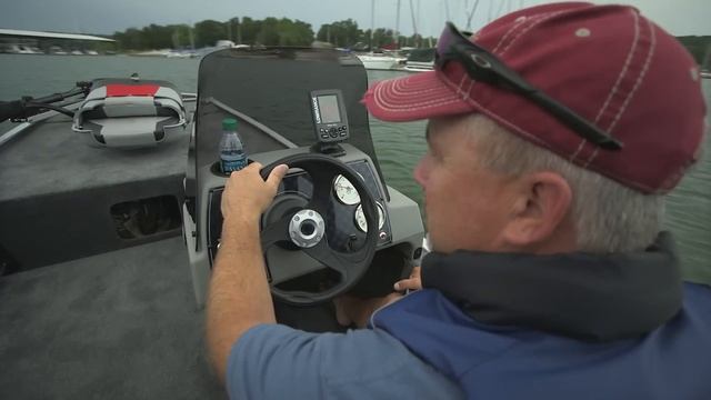 TRACKER Boats: 2015 Pro 160 Mod V Fishing Boat