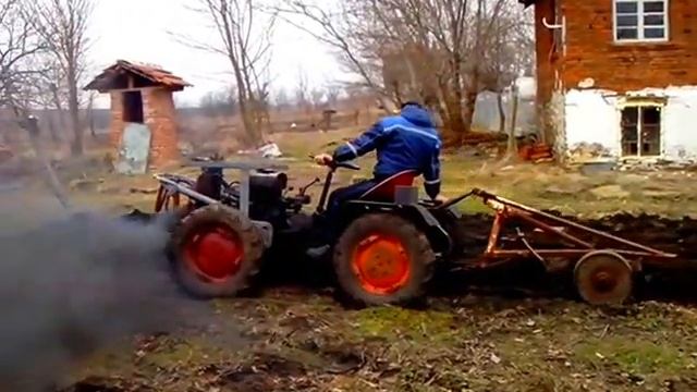 Пашем огород на мини тракторе смотреть онлайн