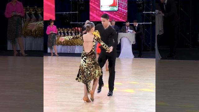 Джайв / Юниоры-1 (Н) - Латина - Чемпионат Минска (20.05.2023) спортивные бальные танцы смотреть онлайн