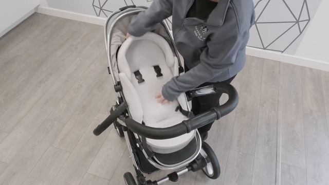 How to Install Newborn Insert on the Egg2 смотреть онлайн