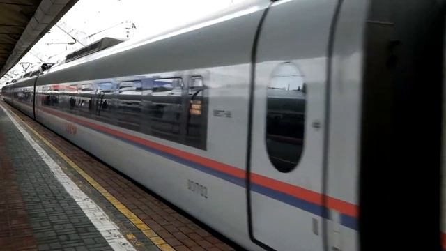 Отправление поезда Сапсан с Ленинградского вокзала, 2017 смотреть онлайн