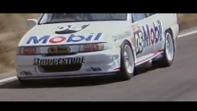 Ford Cosworth RS500 - The Legendary Car - BTCC and Bathurst смотреть онлайн