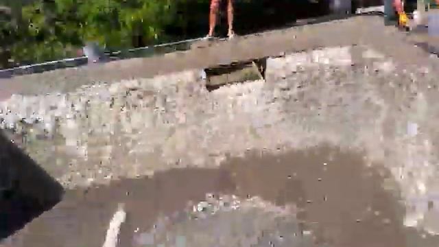 Будуємо сім'єю. Укладка плит перекриття.