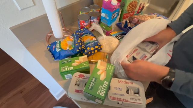 БЕСПЛАТНАЯ ЕДА В США | ПОХОД В Fod Bank | ОБЗОР БЕСПЛАТНЫХ ПРОДУКТОВ