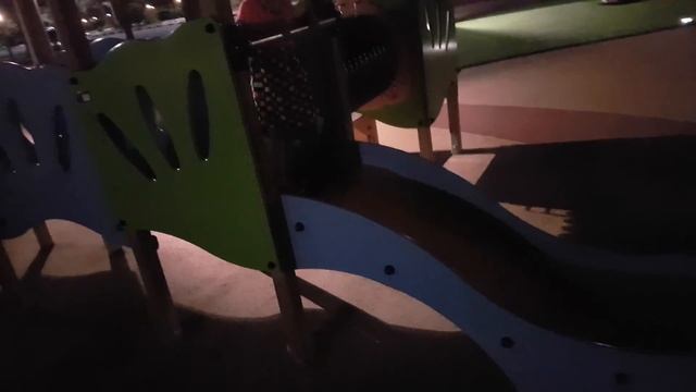 Через дорогу Rixos Bab Al Bahr ОАЭ детская площадка  Аделя