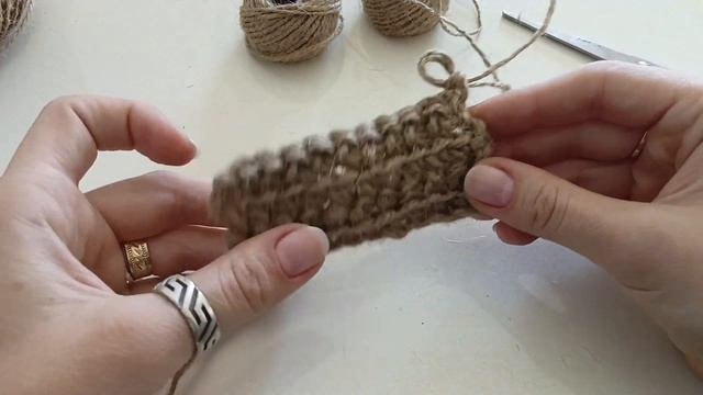 Коврик из джута крючком. Подойдет для начинающих. Очень простой рисунок. смотреть онлайн