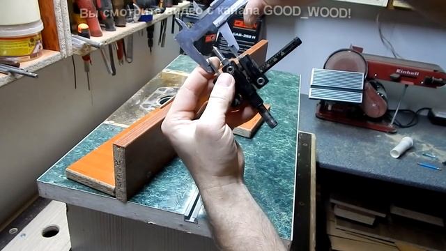 Интересный самодельный фрезерный стол для кромочного фрезера 3я часть.  Параллельный упор.