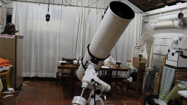 NEQ6 and Newton telescope 225mm f6.MOV смотреть онлайн