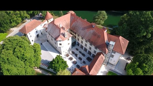 SLOVENIA [Castle Otočec] Drone Captured смотреть онлайн