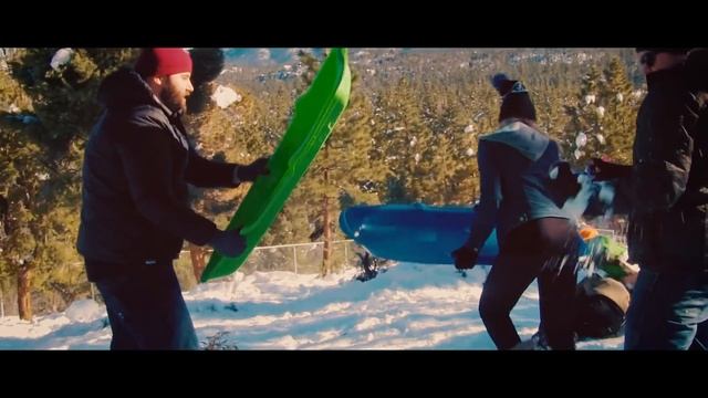 THERE WAS A SNOWBALL FIGHT (Smosh Winter Games) смотреть онлайн
