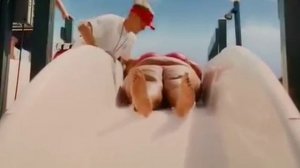 Распьюша сезжает с горки