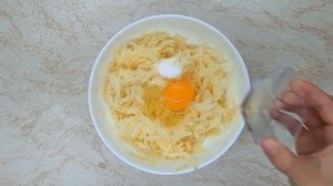 Куриная грудка с сыром в картофеле на сковороде