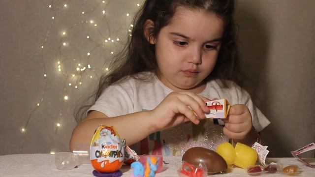 Шоколадное яйцо с Тролем из новой коллекции и Цветные Пони! смотреть онлайн