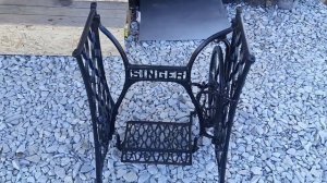 Стол из старинной станины Зингер