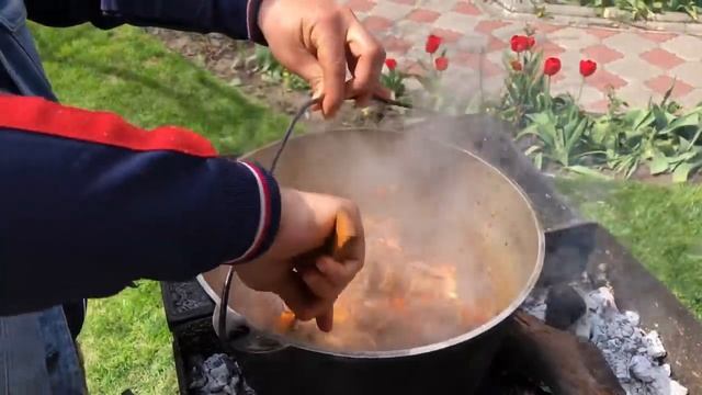 Бограч по-венгерски, по-закарпатськи, угорський гуляш