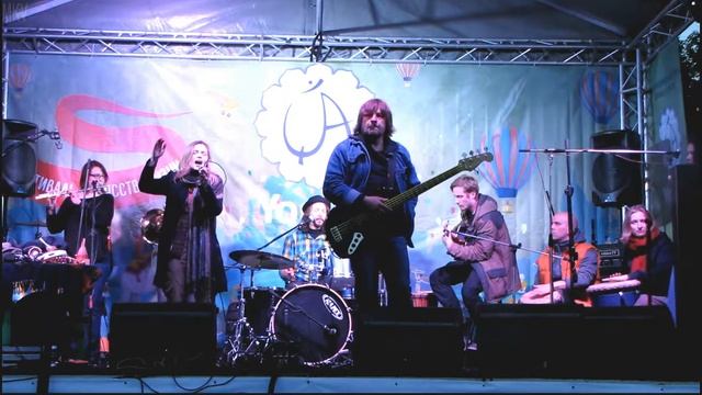 КАРЕЛИЯ. Камерный оркестр и"Кое-что"+Команда YogArt - 11.06.2016 СПб.MVI 0335 смотреть онлайн