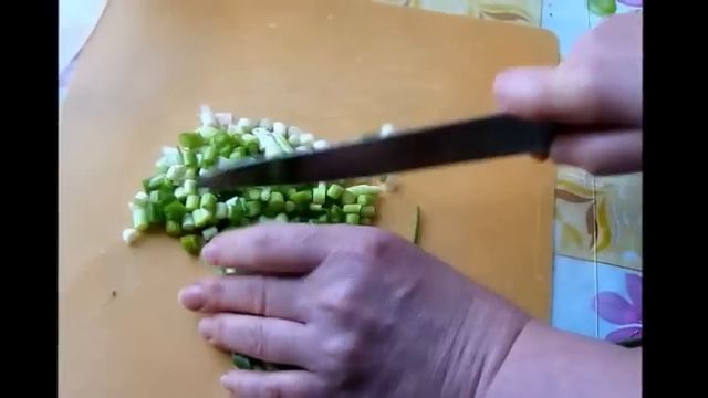Простой и действенный способ как сохранить зеленый лук свежим смотреть онлайн