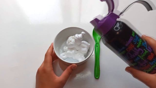 СЛАЙМ БЕЗ КЛЕЯ VS СЛАЙМ С КЛЕЕМ / ФЛАФФИ СЛАЙМ БЕЗ ТЕТРАБОРАТА СВОИМИ РУКАМИ И В ДОМАШНИХ УСЛОВИЯХ