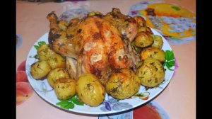 Молодой картофель с курицей запеченный в духовке.