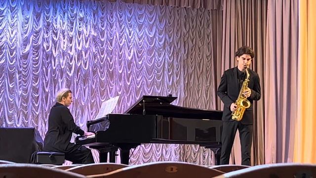 Миша - Глазунов Песнь Менестреля смотреть онлайн