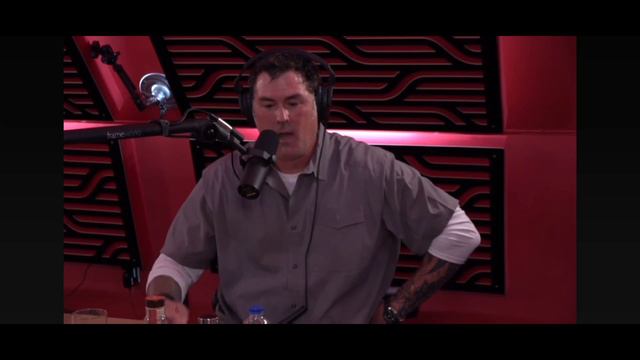 Joe Rogan & Marcus Luttrell: why SEAL teams switch up after each deployment смотреть онлайн