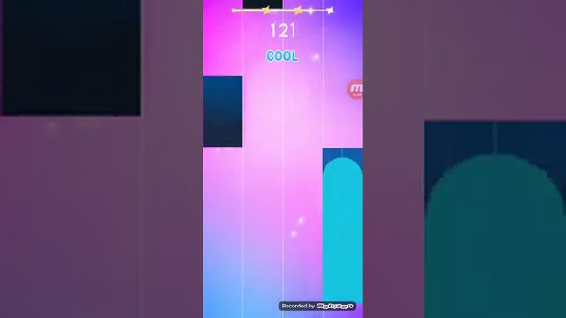 Как мини плеерша играет в игру пианино смотреть онлайн