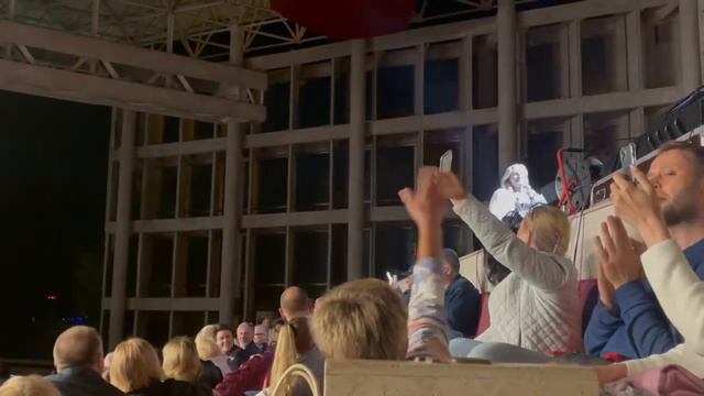 "Un million de roses rouges " René de la Garde France. (КЗ Фестивальный г. Сочи 26.06.2022) смотреть онлайн