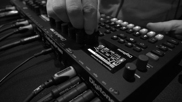 Dark dawless jam with Elektron gear смотреть онлайн