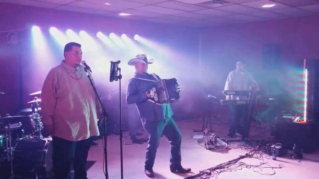 Grupo Dezeo de Toledo,Ohio - Yolanda смотреть онлайн