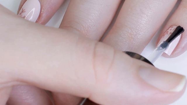 4 EASY & Minimal Winter Nail Art Designs