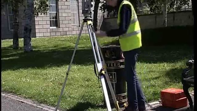 How to roughly level a theodolite over a point.flv смотреть онлайн