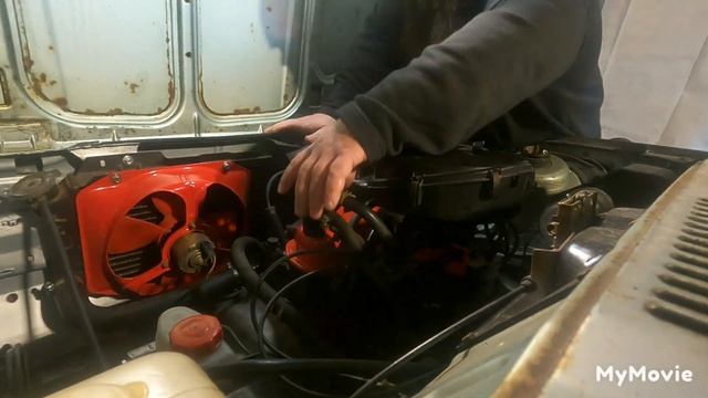 Ford Fiesta mk 3 1 Batterie Ausbau und ventildeckel Umbau. смотреть онлайн