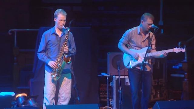 Level 42 - Mr. Pink (Live At Reading Concert Hall, 01.12.2001) смотреть онлайн