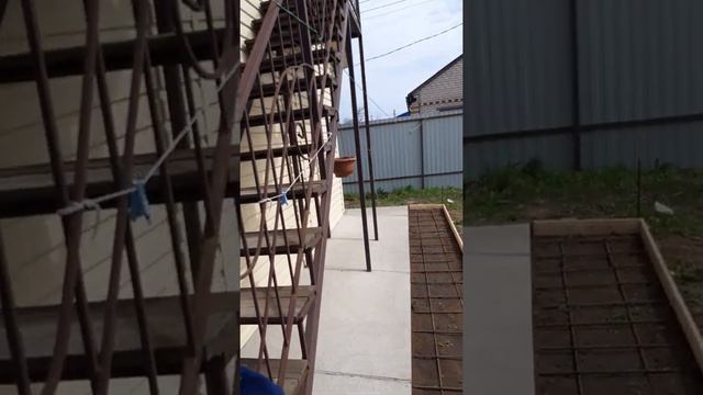 делаем отмостку и площадку под будущую пристройку