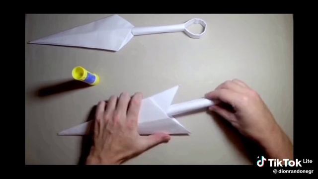 Лайфхак как сделать нож из бумаги (А4) своими руками смотреть онлайн