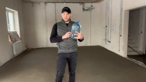 Как правильно поливать стяжку пола? Рассказываем!