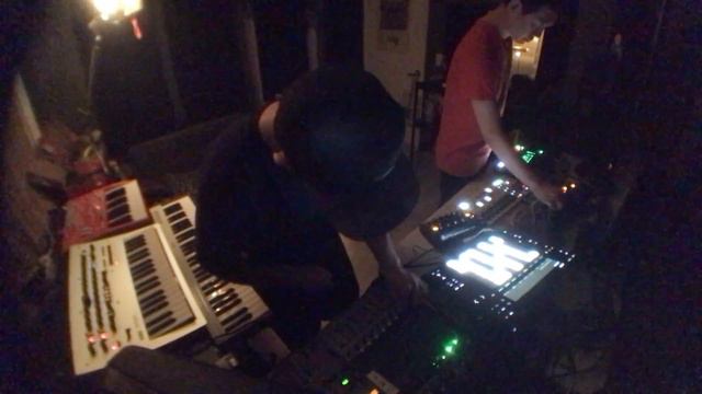 Smells & Reno - You Know (Live Jam) смотреть онлайн