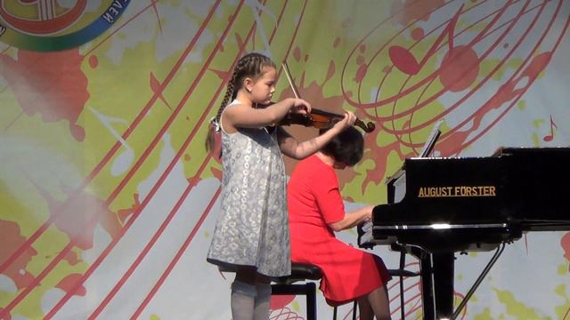 Исполняет Епифанцева Анна(8 лет) 2 класс.Скрипка, преподаватель Носач О.Ю. смотреть онлайн