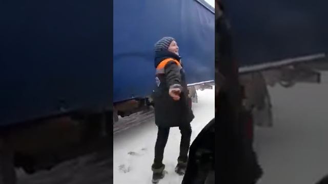 Чувашия 21 регион Пробка , стояли 2 часа не двигаясь.Вот нужно успокаивать себя , в таком случае. смотреть онлайн