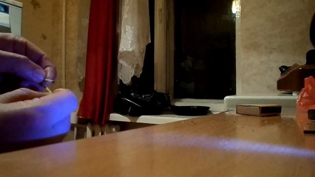 Как зажечь спичку без чиркаша и зажигалки. How to light a match without cirkach and lighter. смотреть онлайн